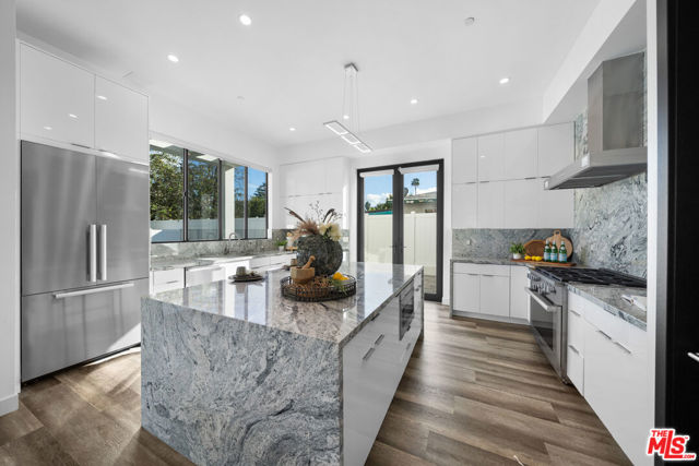 5812 Willis Avenue, Sherman Oaks CA: https://media.crmls.org/mediaz/ede29a49-5425-4512-9240-4aaffb6240ae.jpg