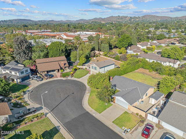 1368 Sheffield Place, Thousand Oaks CA: https://media.crmls.org/mediaz/ede30253-e0a0-4d14-aa14-4b5a96357956.jpg