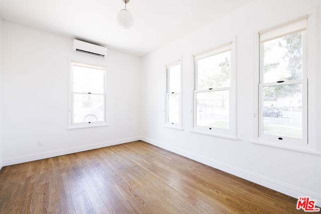 2191 El Sereno Avenue, Altadena CA: https://media.crmls.org/mediaz/ede34fb5-8fee-492c-9a62-6f8c40393fef.jpg