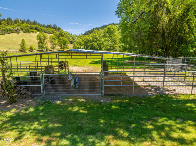 3901 Canyon Road, Willits CA: https://media.crmls.org/mediaz/ede42194-34b4-4211-abf5-6aa715843439.jpg