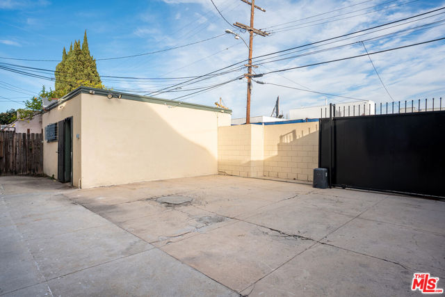 1064 South Hayworth Avenue photo 34