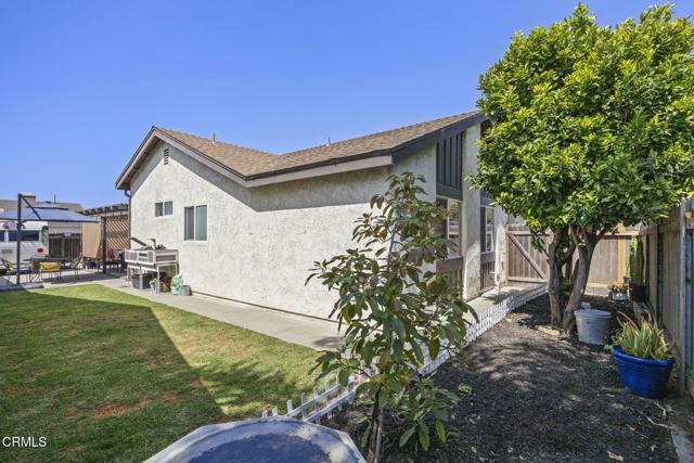 3151 W Hemlock Street, Oxnard CA: https://media.crmls.org/mediaz/ede5194c-cdca-4b0c-b0d3-b8c6f9f4152a.jpg