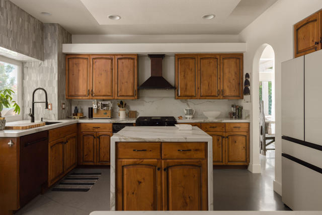 201 Augusta Drive, Palm Desert CA: https://media.crmls.org/mediaz/ede5637a-b1ac-469d-8b1b-73c0b2cbcffe.jpg