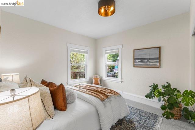 Image 29 of 52 For 1072 57th St