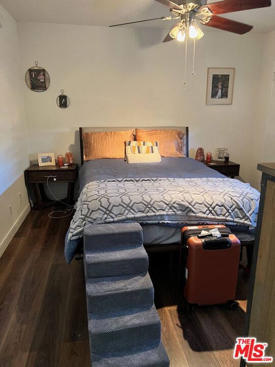 13609 Valerio Street, Van Nuys CA: https://media.crmls.org/mediaz/ede60148-7f12-42eb-80fc-e4e5b08dfa0b.jpg