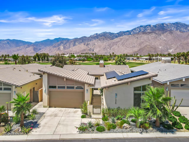 1325 Passage Street, Palm Springs CA: https://media.crmls.org/mediaz/ede6e9bd-6ae4-4adf-95af-0df7c6ee1707.jpg