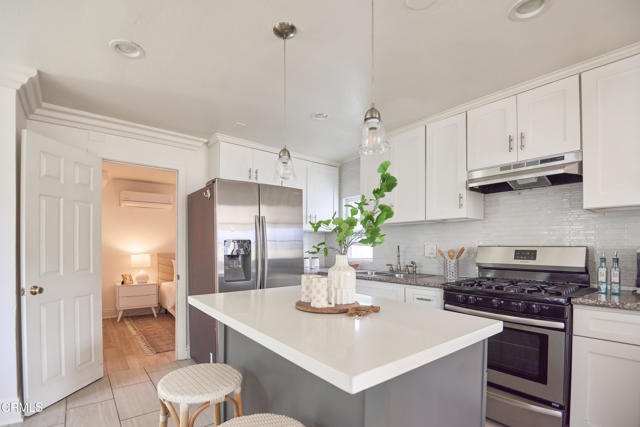 401 Del Norte Street, Los Angeles CA: https://media.crmls.org/mediaz/ede6f447-57d0-4a89-be16-ff2a54a63bd9.jpg