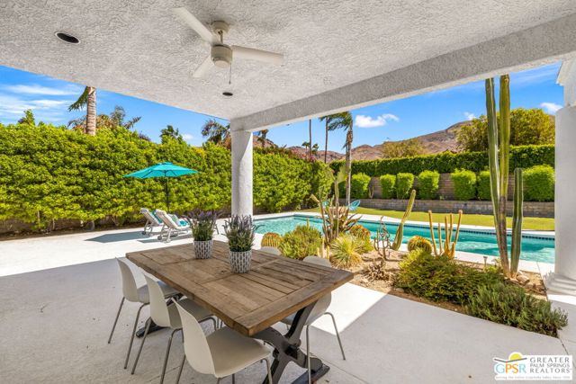 38262 W Maracaibo Circle, Palm Springs CA: https://media.crmls.org/mediaz/ede6f578-74a0-4c4d-8d41-f51589654b82.jpg