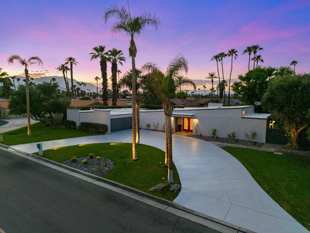 76140 Fairway Drive, Indian Wells CA: https://media.crmls.org/mediaz/ede7999e-8343-4899-babe-cad7c754d3b8.jpg