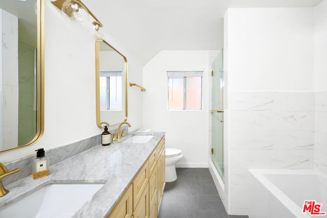 1228 14th Street, Santa Monica CA: https://media.crmls.org/mediaz/ede7c0e6-337d-443f-8ac3-a577e4637595.jpg