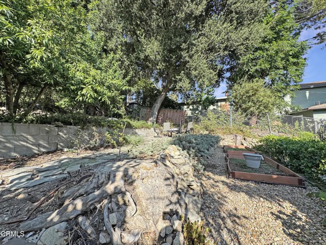 2307 Dorothy Street, La Crescenta CA: https://media.crmls.org/mediaz/ede84a36-3ece-4dff-a482-931bcf72c52d.jpg