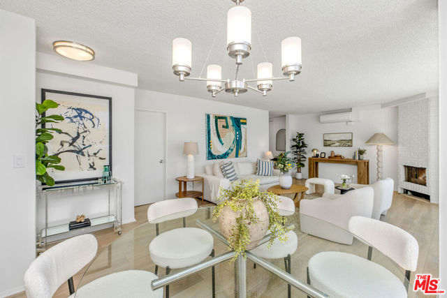 930 3rd Street, Santa Monica CA: https://media.crmls.org/mediaz/ede8f2eb-2942-4309-a0bd-d181a8df9b3f.jpg