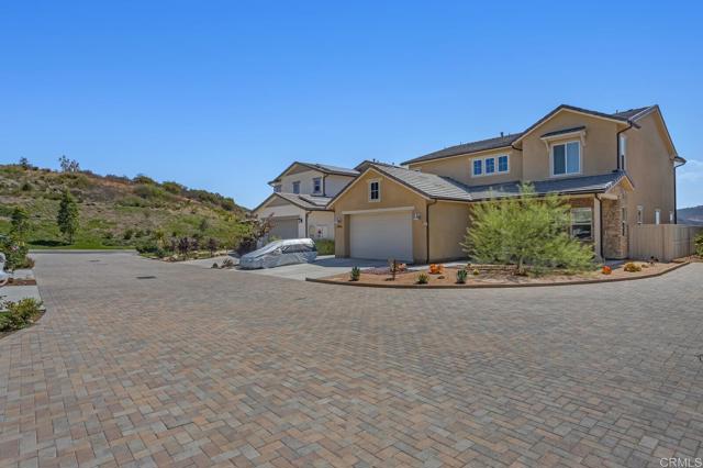2964 Hayloft Place, Escondido CA: https://media.crmls.org/mediaz/ede9ad6b-3f4a-4d0c-be8b-870cba572cf2.jpg