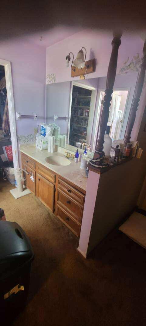 1230 N Las Posas Court, Ridgecrest CA: https://media.crmls.org/mediaz/ede9e388-1680-4655-9579-b65d1b131b0e.jpg