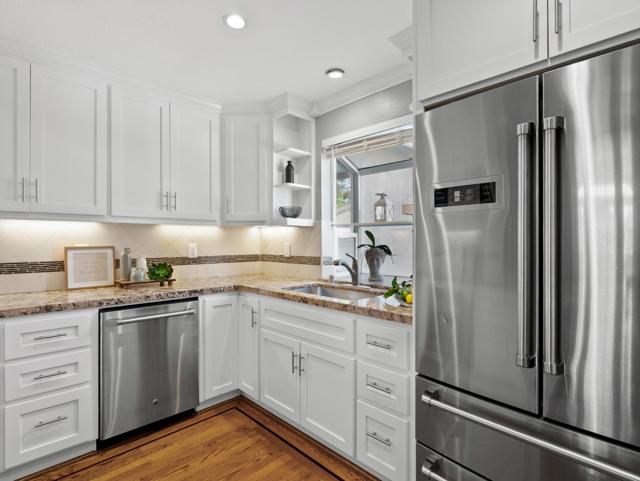 416 Upton Street, Redwood City CA: https://media.crmls.org/mediaz/edea4123-a9e3-4c3e-a3d0-39c14892a813.jpg