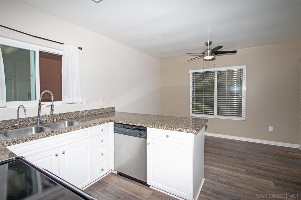 MLS #250039103SD image #9