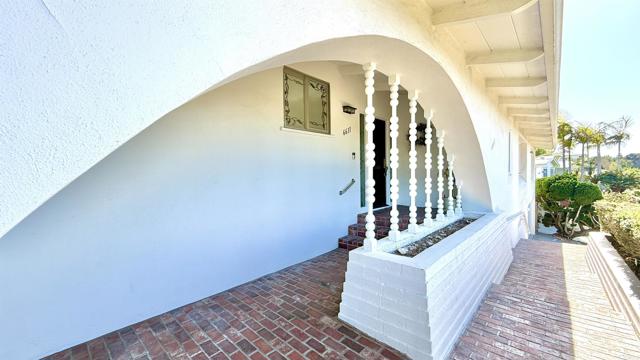 Detail Gallery Image 7 of 74 For 6611 Avenida De Las Pescas, La Jolla,  CA 92037 - 4 Beds | 3 Baths