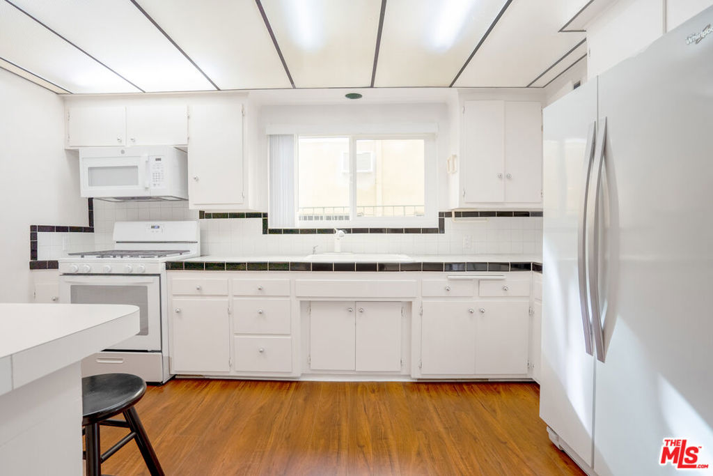 446 S St Andrews Place #3