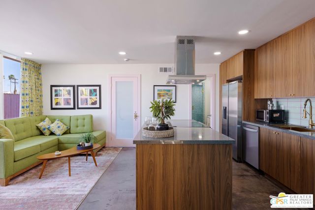 1111 E Palm Canyon Drive, Palm Springs CA: https://media.crmls.org/mediaz/edeb4a07-3ac1-443f-a301-d5cfa88572b9.jpg