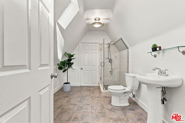 1017 North Howard Street photo 39