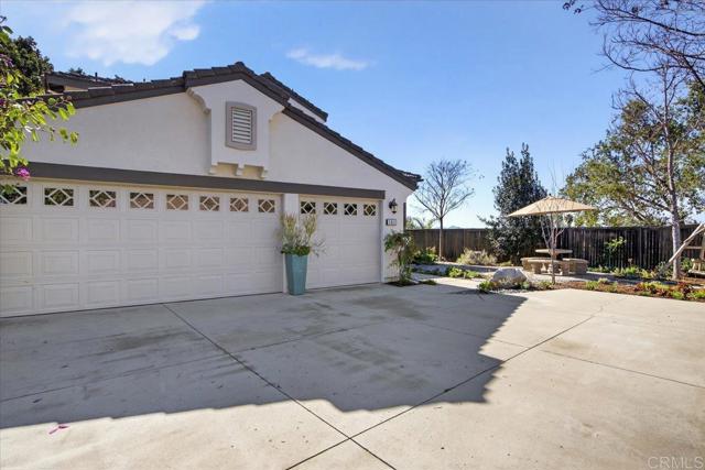 Detail Gallery Image 3 of 42 For 161 Willow Meadow Pl, Escondido,  CA 92027 - 3 Beds | 3 Baths