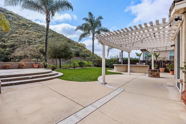 Detail Gallery Image 38 of 56 For 1122 via Vera Cruz, San Marcos,  CA 92078 - 5 Beds | 3 Baths