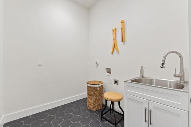 1327 Pine Avenue, San Jose CA: https://media.crmls.org/mediaz/edec3607-f99c-4e45-a849-b154446eb37e.jpg