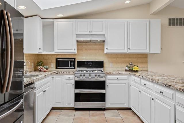 2065 Hacienda Street, Seaside CA: https://media.crmls.org/mediaz/edec8550-bb96-470b-afc2-a5eabafbc446.jpg