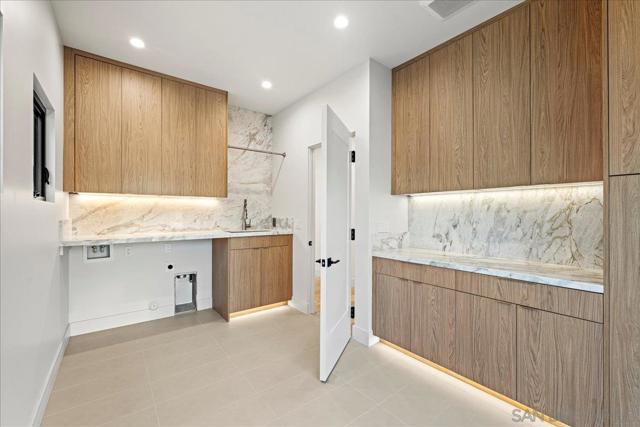 1009 Arcadia Road, Encinitas CA: https://media.crmls.org/mediaz/edecbb09-416e-4318-93b7-44d96508d308.jpg
