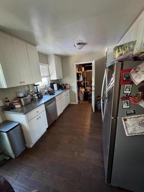 934 7th Avenue, Redwood City CA: https://media.crmls.org/mediaz/edee059a-072c-4e48-8ec5-b2ed8e61be5e.jpg