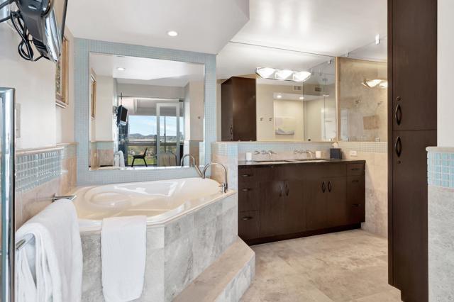 1770 Avenida del Mundo, Coronado CA: https://media.crmls.org/mediaz/edee3507-300f-4646-9d85-59bc020777b8.jpg