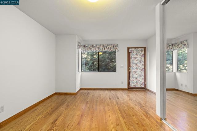 1383 Alvarado Rd, Berkeley CA: https://media.crmls.org/mediaz/edee7071-dc64-4e0e-ade0-004b25d6ae81.jpg