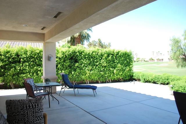 35491 Rosemont Drive, Palm Desert CA: https://media.crmls.org/mediaz/edeeede1-9dfc-452e-a554-39fc9a0d953e.jpg
