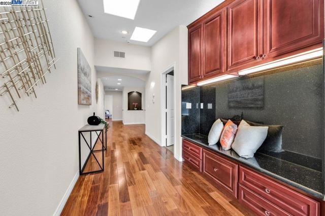 48912 Crown Ridge Cmn, Fremont CA: https://media.crmls.org/mediaz/edefb984-6cf8-47e3-a21d-e70e5c758e5e.jpg