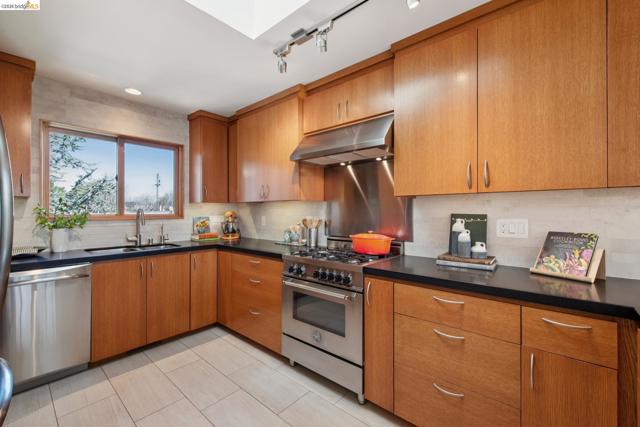 Image 17 of 60 For 1260 63rd St.