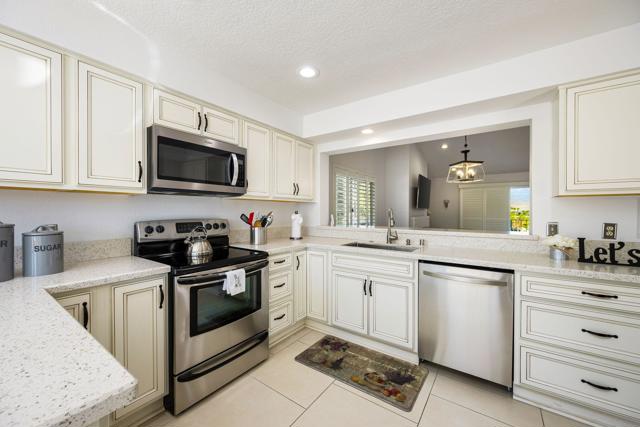 320 Vista Royale Drive, Palm Desert, CA 92211