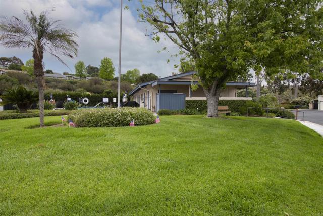 4402 Shearwater Way, Oceanside CA: https://media.crmls.org/mediaz/edf01965-4a70-4d60-ae8f-361dc8cc82ca.jpg