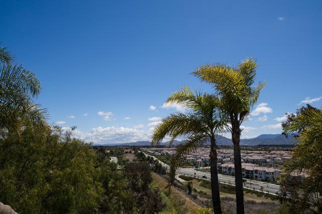 Detail Gallery Image 8 of 21 For 652 Corte Sol, Camarillo,  CA 93010 - 4 Beds | 3 Baths