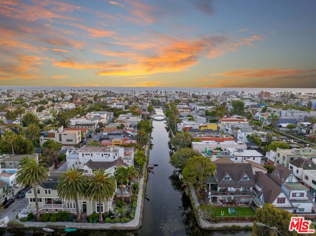 437 Linnie Canal, Venice, California 90291, 2 Bedrooms Bedrooms, ,3 BathroomsBathrooms,Single Family Residence,For Sale,Linnie Canal,24405385