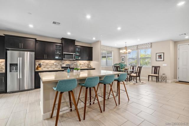 27661 Heritage Ln, Valley Center CA: https://media.crmls.org/mediaz/edf0763a-a2e1-4a3e-9b29-070c6b4c7ee7.jpg