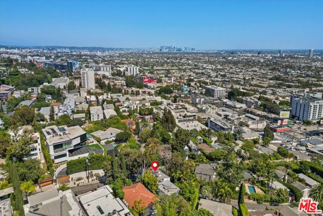1237 Hilldale Avenue, West Hollywood CA: https://media.crmls.org/mediaz/edf0a240-0b36-4c8f-a945-82d797fc9ab2.jpg