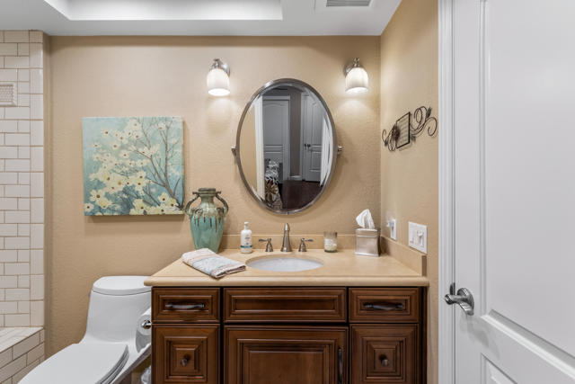 40 Joya Drive, Palm Desert CA: https://media.crmls.org/mediaz/edf0c771-bf68-400e-87b1-1a575eda2476.jpg