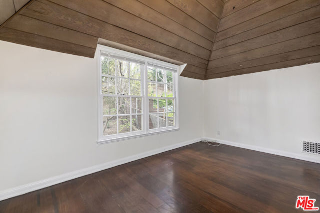 Drew Fenton | 271 Beloit Avenue Los Angeles CA | MLS: 7455926