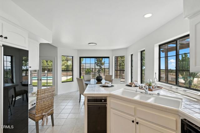 38470 Ave De La Bandolero, Temecula CA: https://media.crmls.org/mediaz/edf2086b-4022-4331-90e8-f04216ac5f08.jpg
