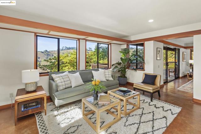25 Dartmouth Dr, Berkeley CA: https://media.crmls.org/mediaz/edf2d6e4-8047-466c-8619-f46eab1773d4.jpg