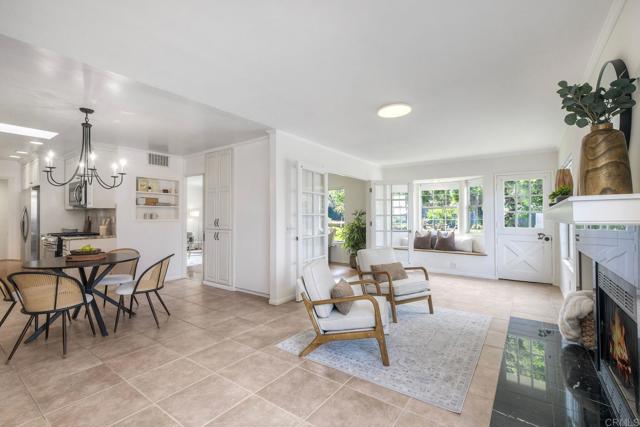 1639 Tamarack Avenue, Carlsbad CA: https://media.crmls.org/mediaz/edf4ab28-084c-45ad-8538-21ffd031feb2.jpg