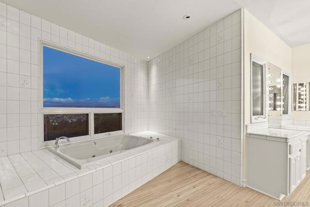 10595 Russell Road, La Mesa CA: https://media.crmls.org/mediaz/edf4c922-6771-4eef-b763-1ad0f55f6997.jpg