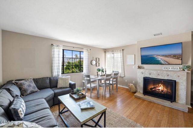 Detail Gallery Image 3 of 31 For 1121 Pittsfield Ln, Ventura,  CA 93001 - 3 Beds | 3 Baths