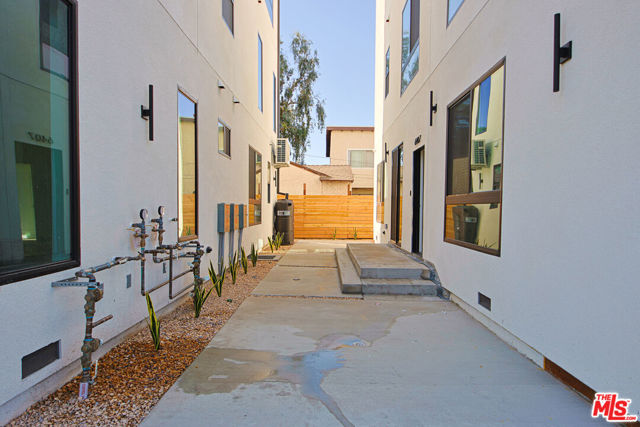 Image 9 of 74 For 6401 Odessa Avenue