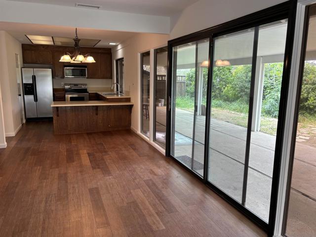 2566 Los Cerritos Ln, Fallbrook CA: https://media.crmls.org/mediaz/edf5bc9d-6016-4448-bae3-3c3664e423b8.jpg